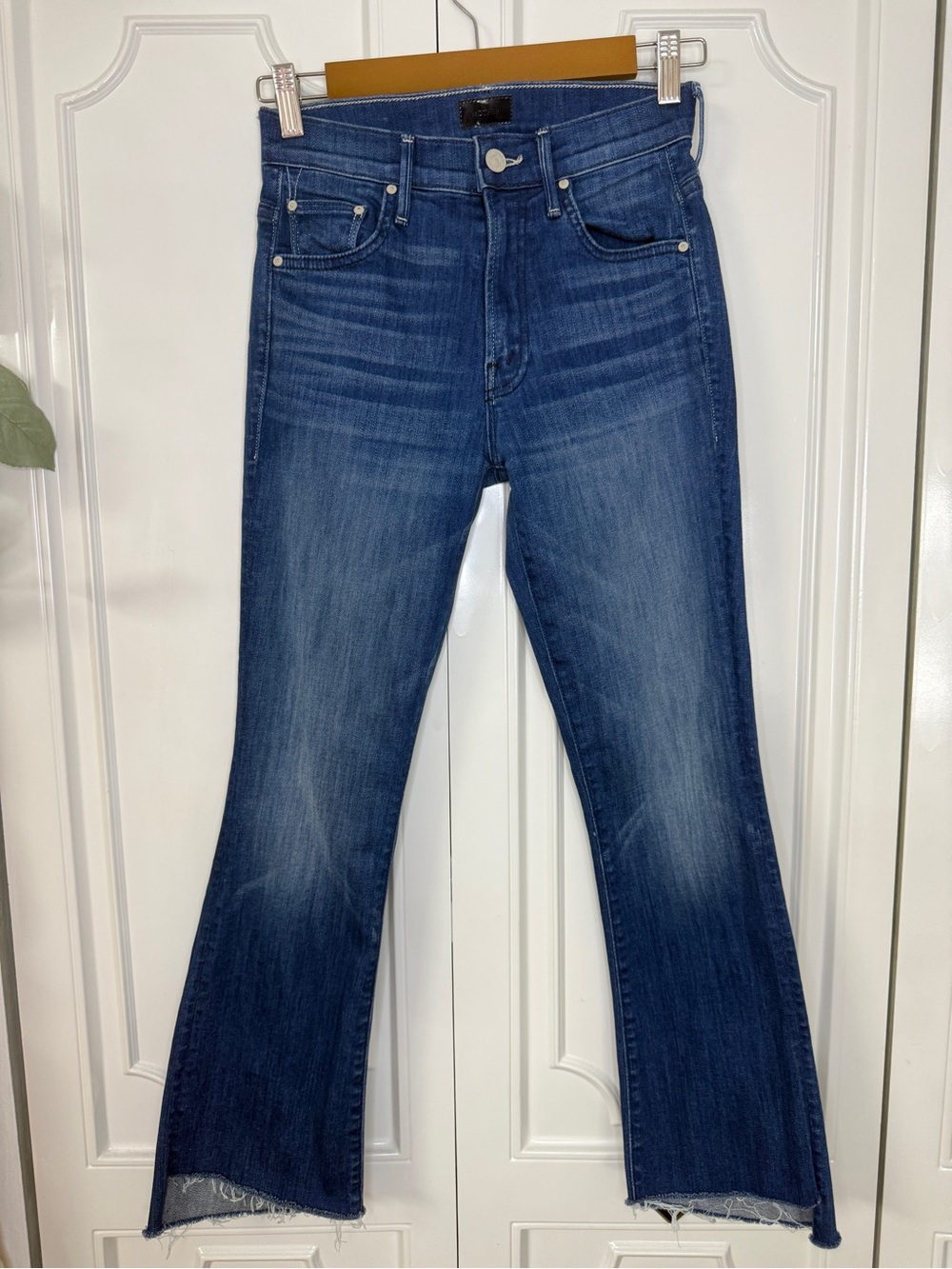 MOTHER Women's The Insider Crop Step Fray Jeans with Raw Hem - Picture 2 of 6